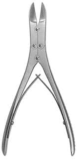 Bolt cutters with dismantable arms