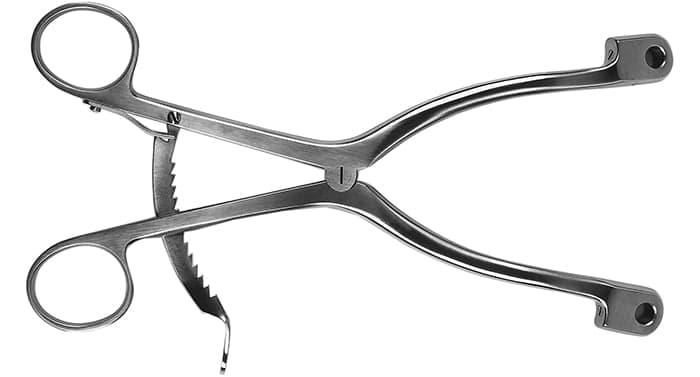 Kolbel self retaining glenoid retractor with center blade
